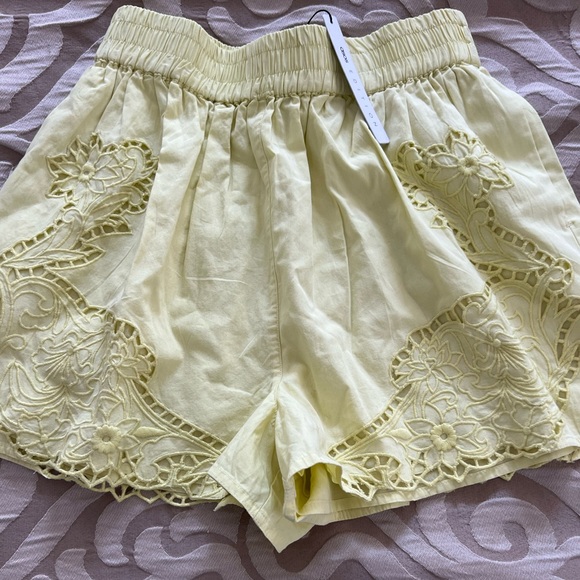 NWT ASOS EDITION CUTWORK EMBROIDERED SHORTS WOMENS SIZE 4 YELLOW - Picture 4 of 6